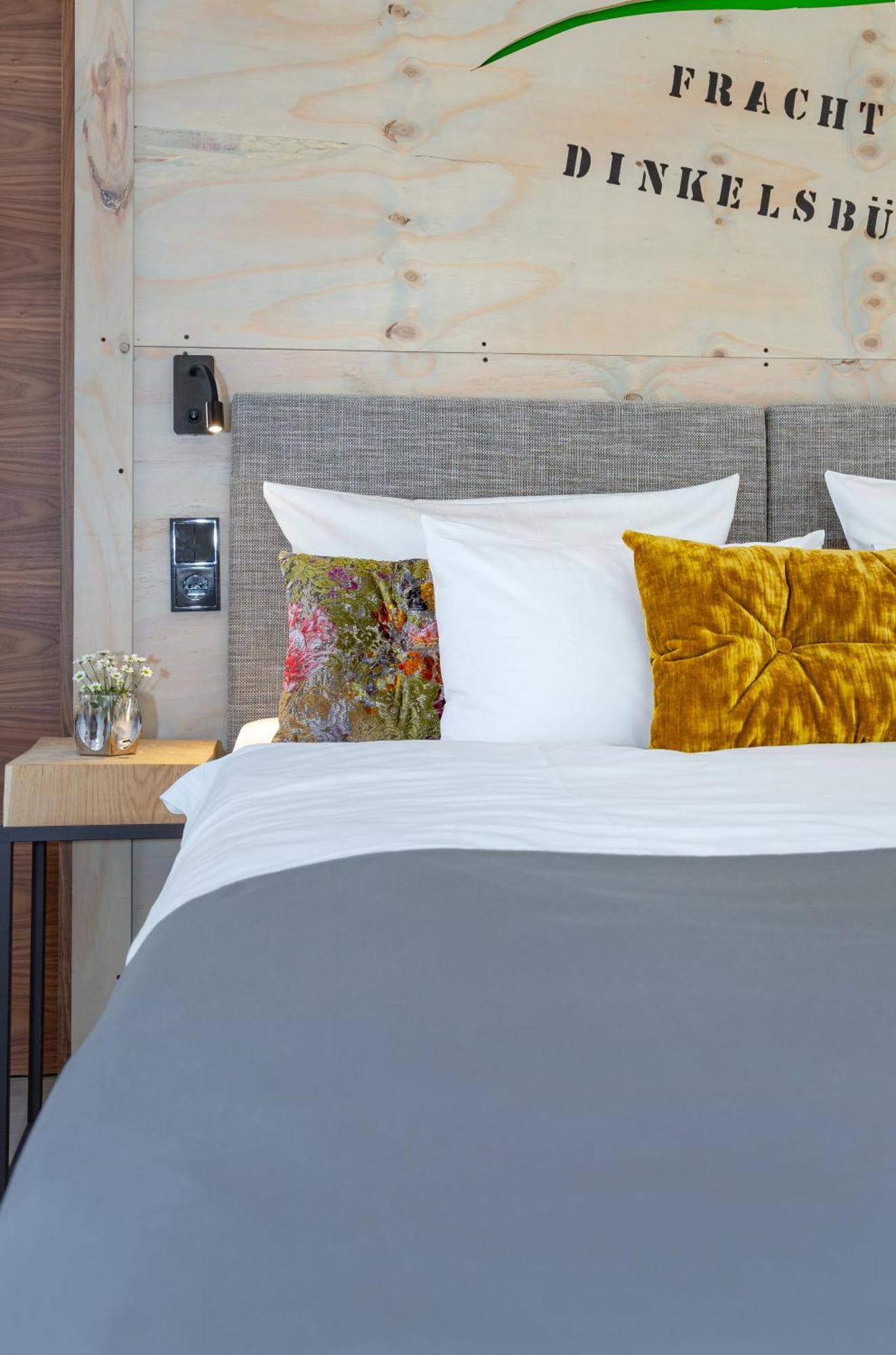 Hotel Luise & Luisenhof ดิงเคลส์บืล ภายนอก รูปภาพ